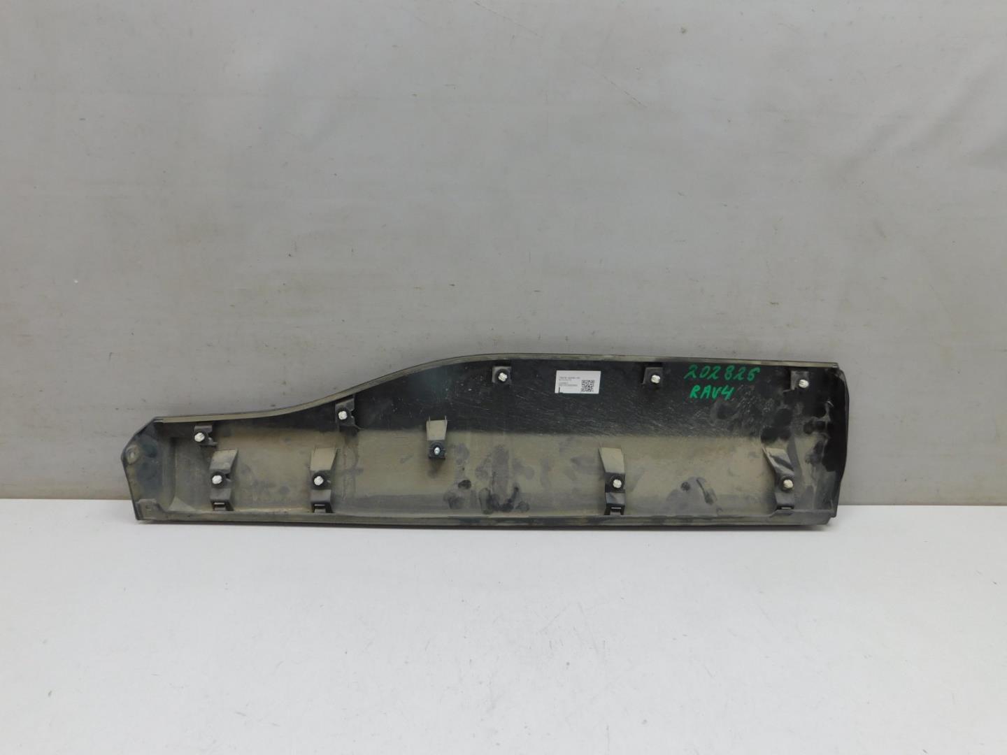 Накладка двери задней левой