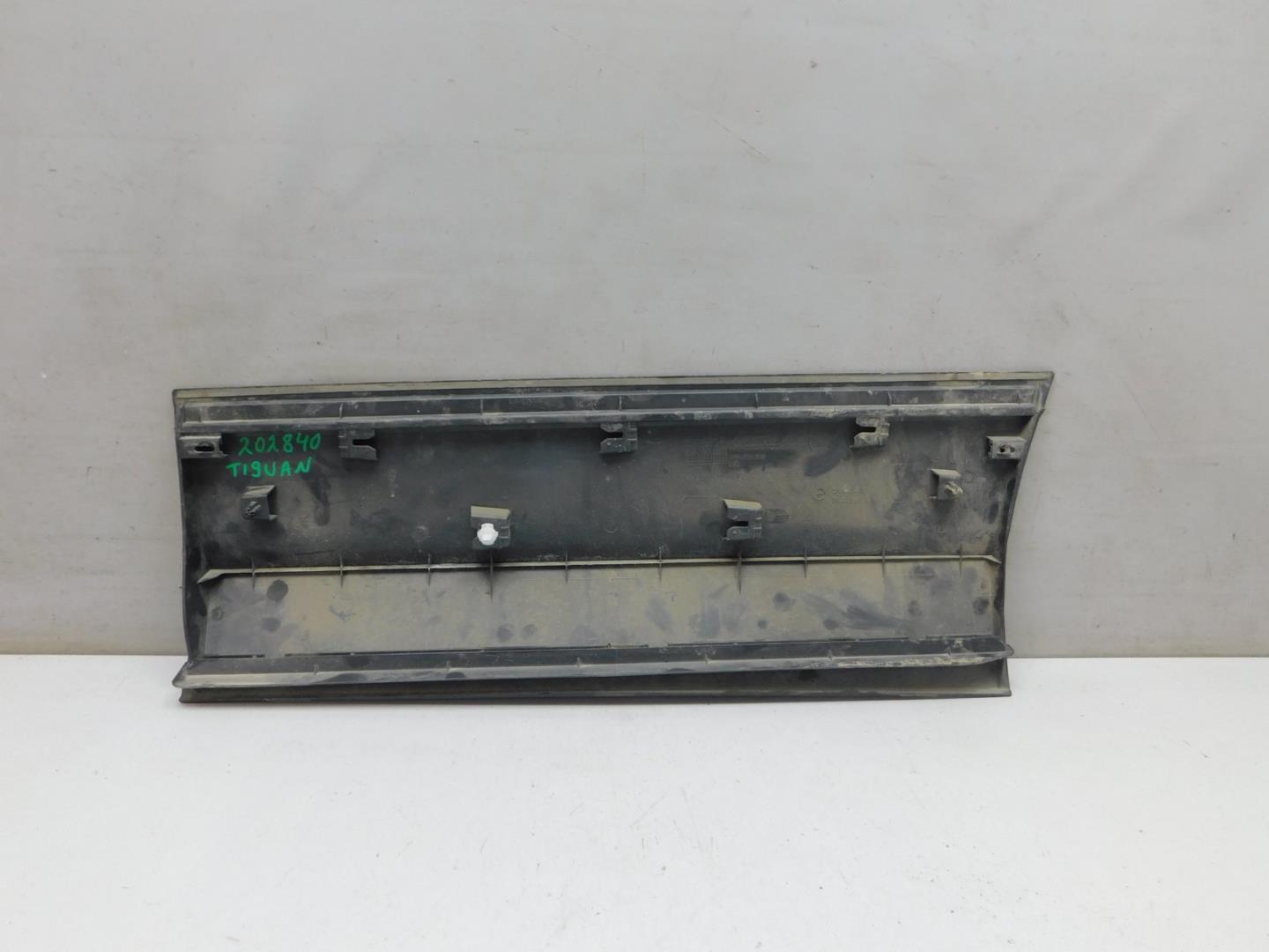 Накладка двери задней правой