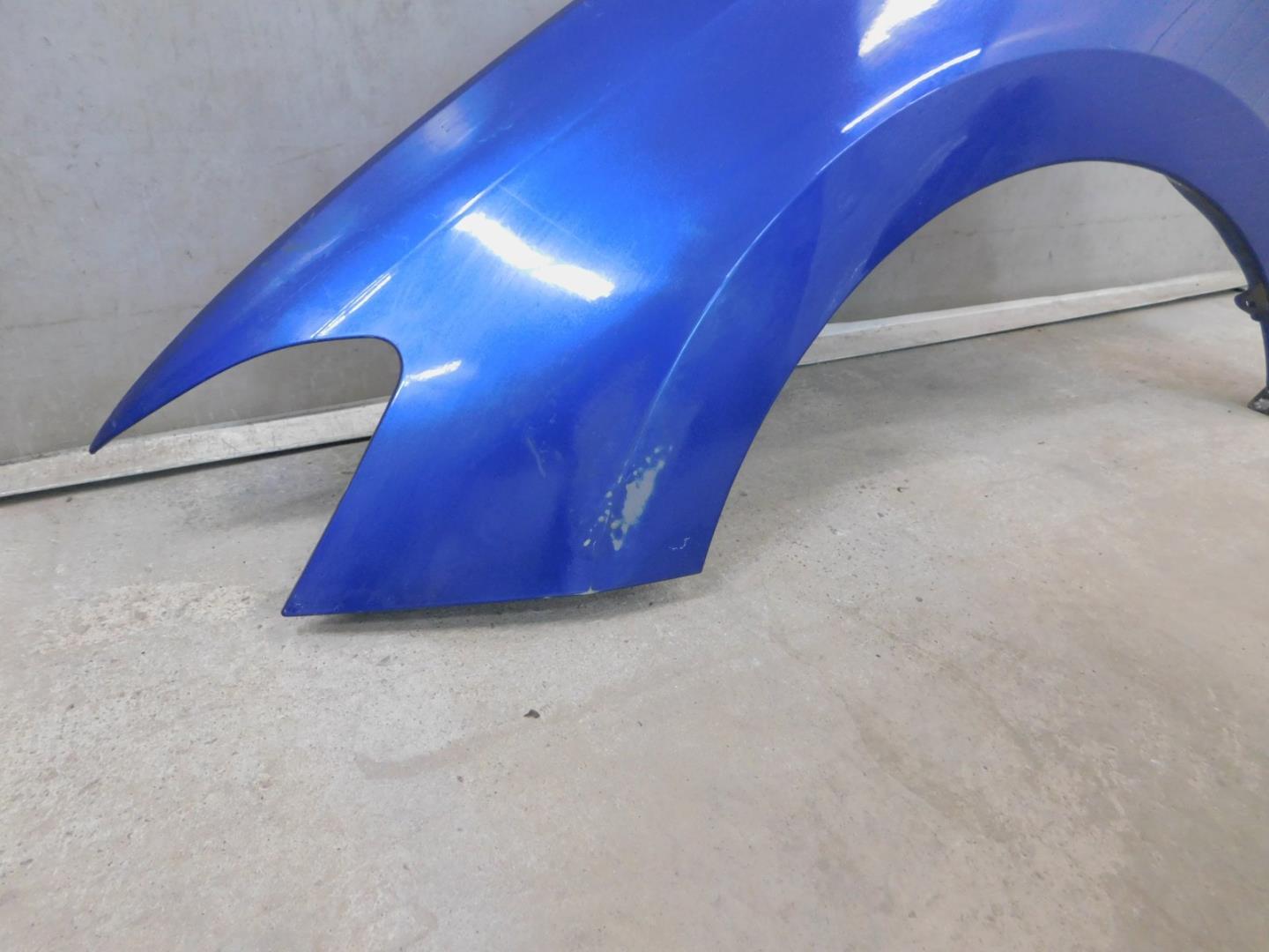 Крыло переднее левое