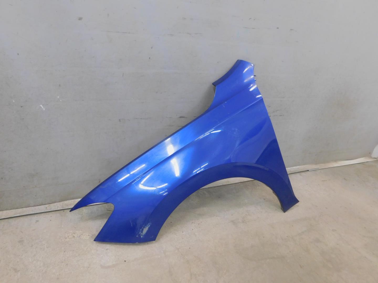 Крыло переднее левое