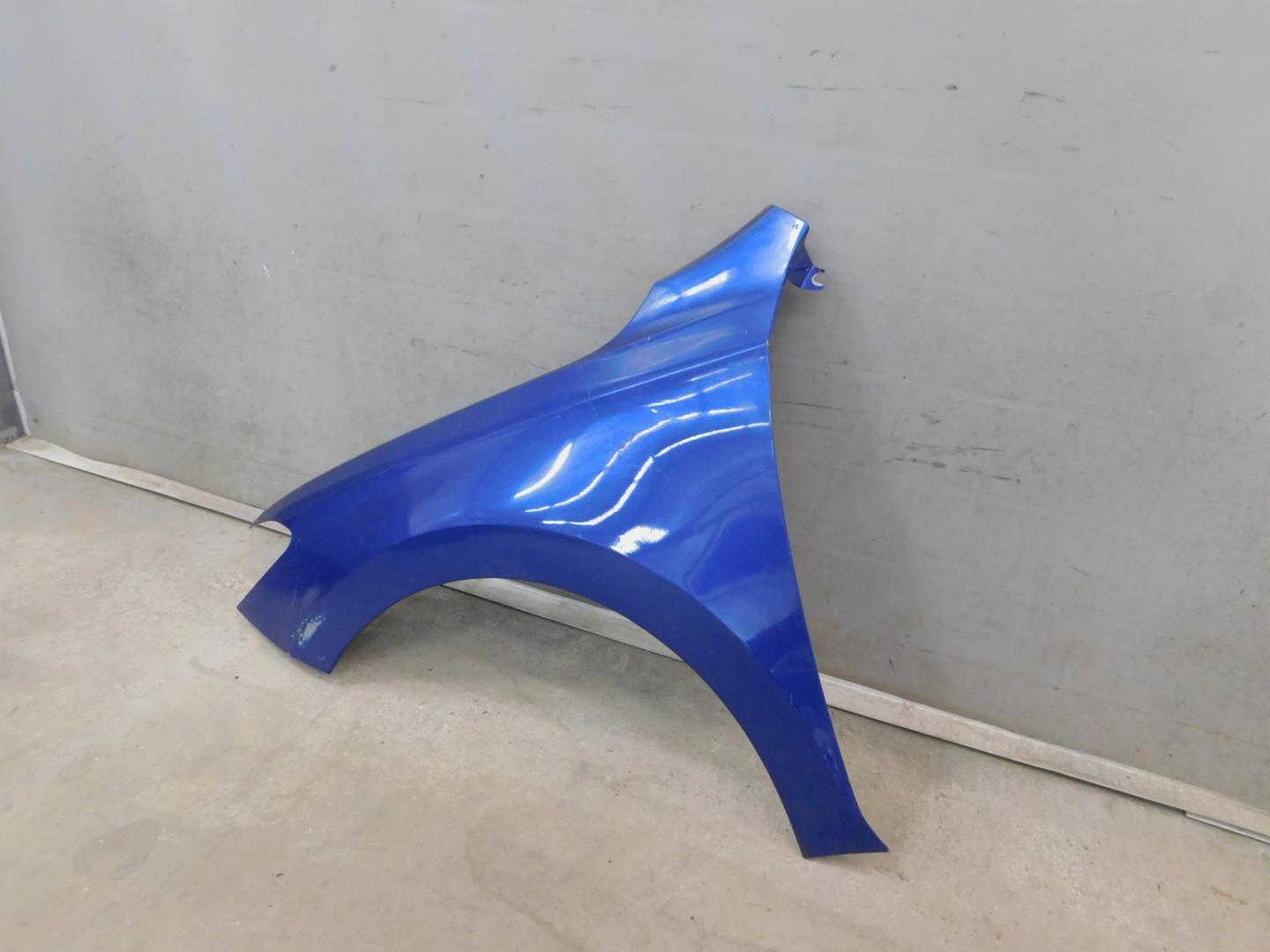 Крыло переднее левое