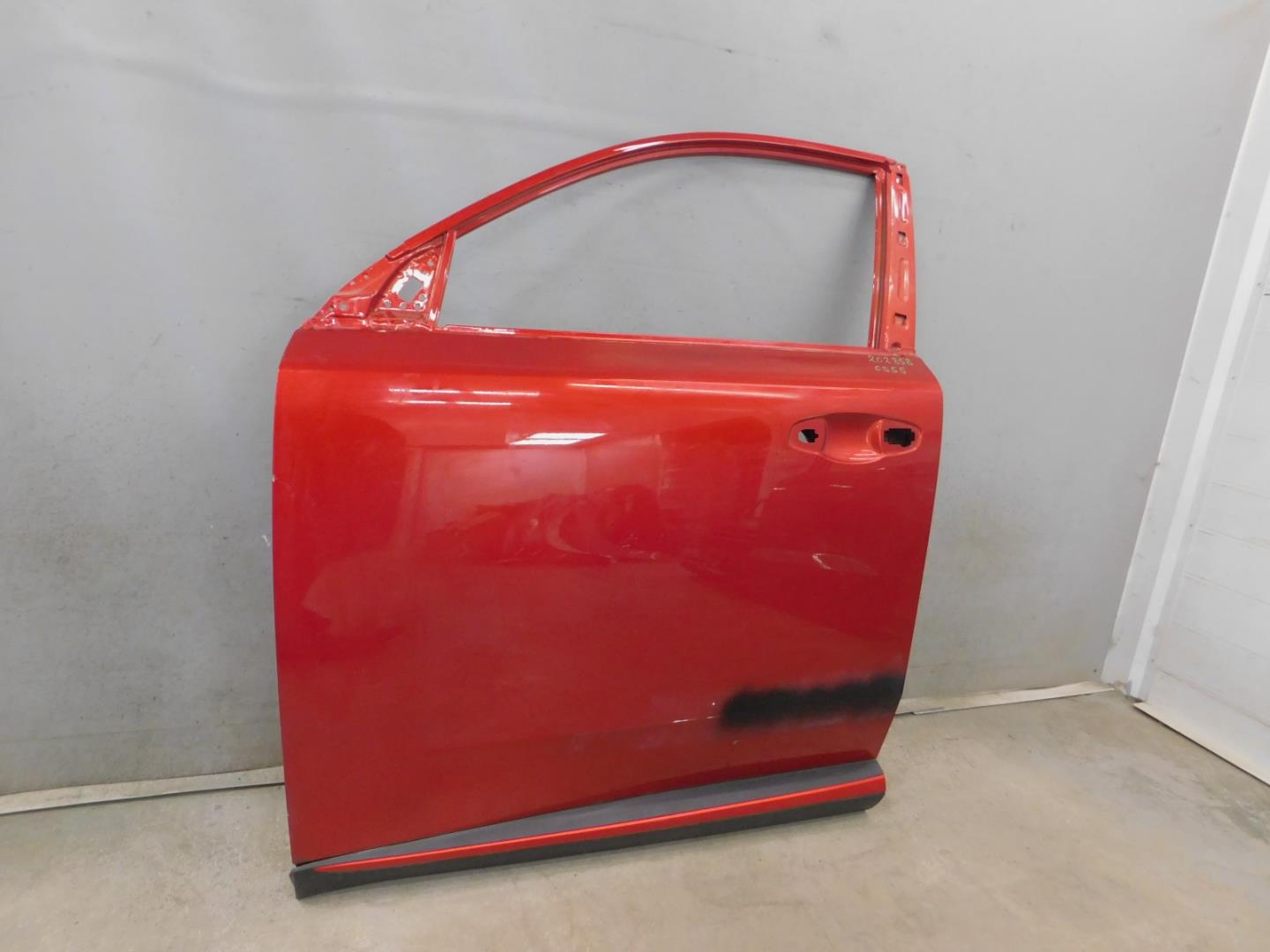 Дверь передняя левая