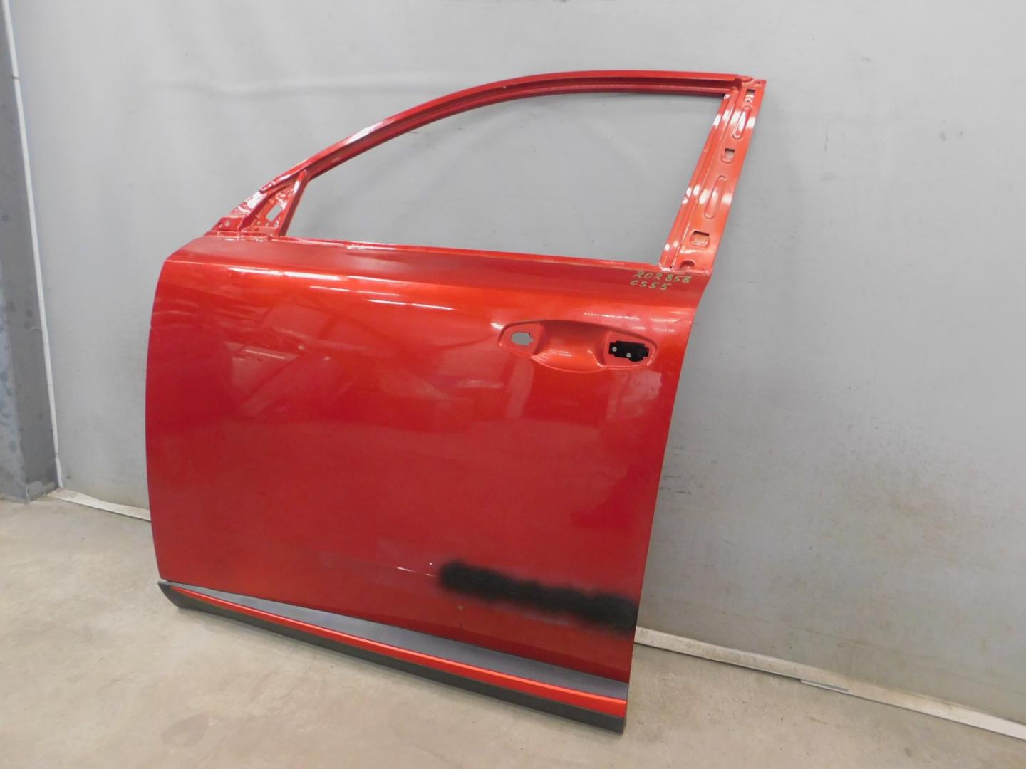 Дверь передняя левая