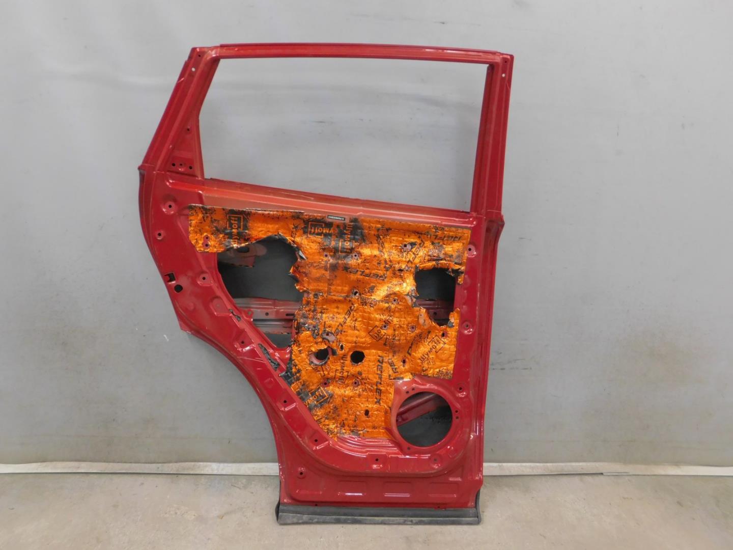 Дверь задняя левая