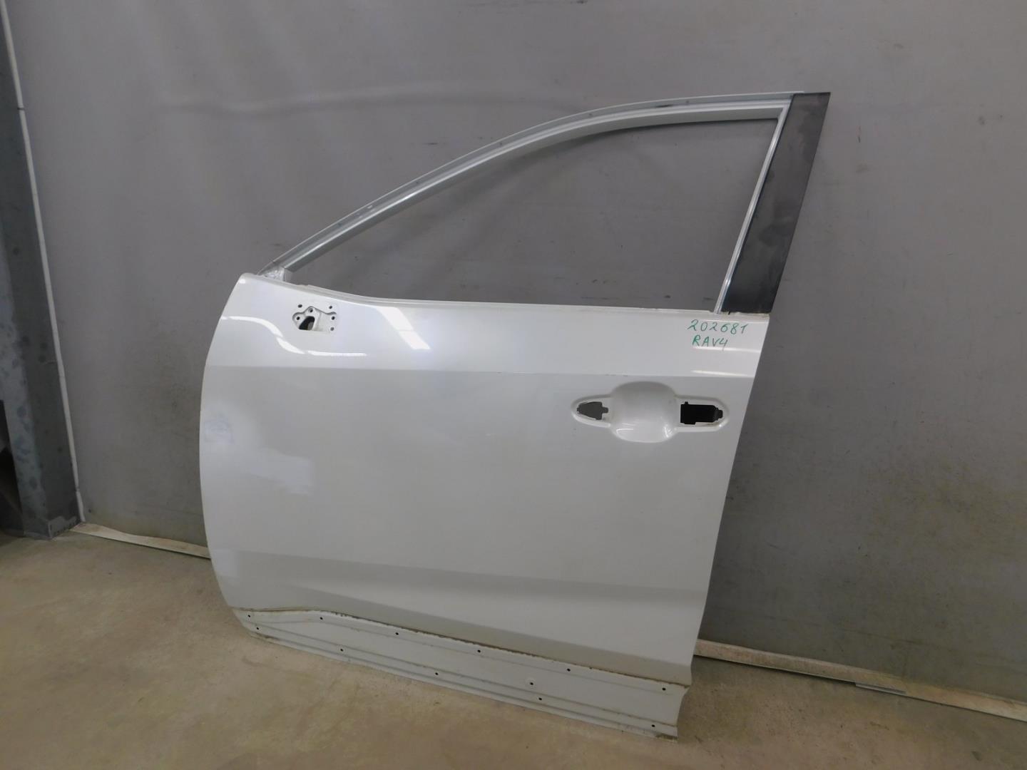 Дверь передняя левая