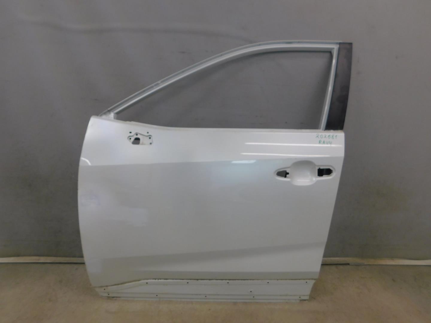 Дверь передняя левая