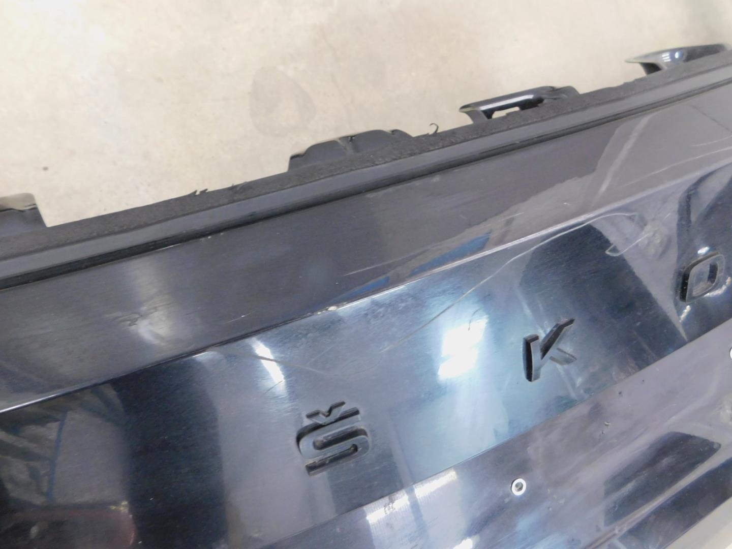 Дверь багажника