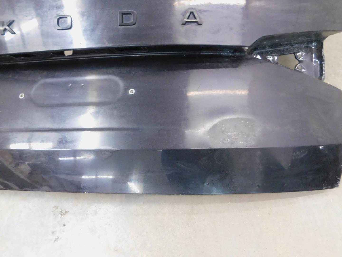 Дверь багажника