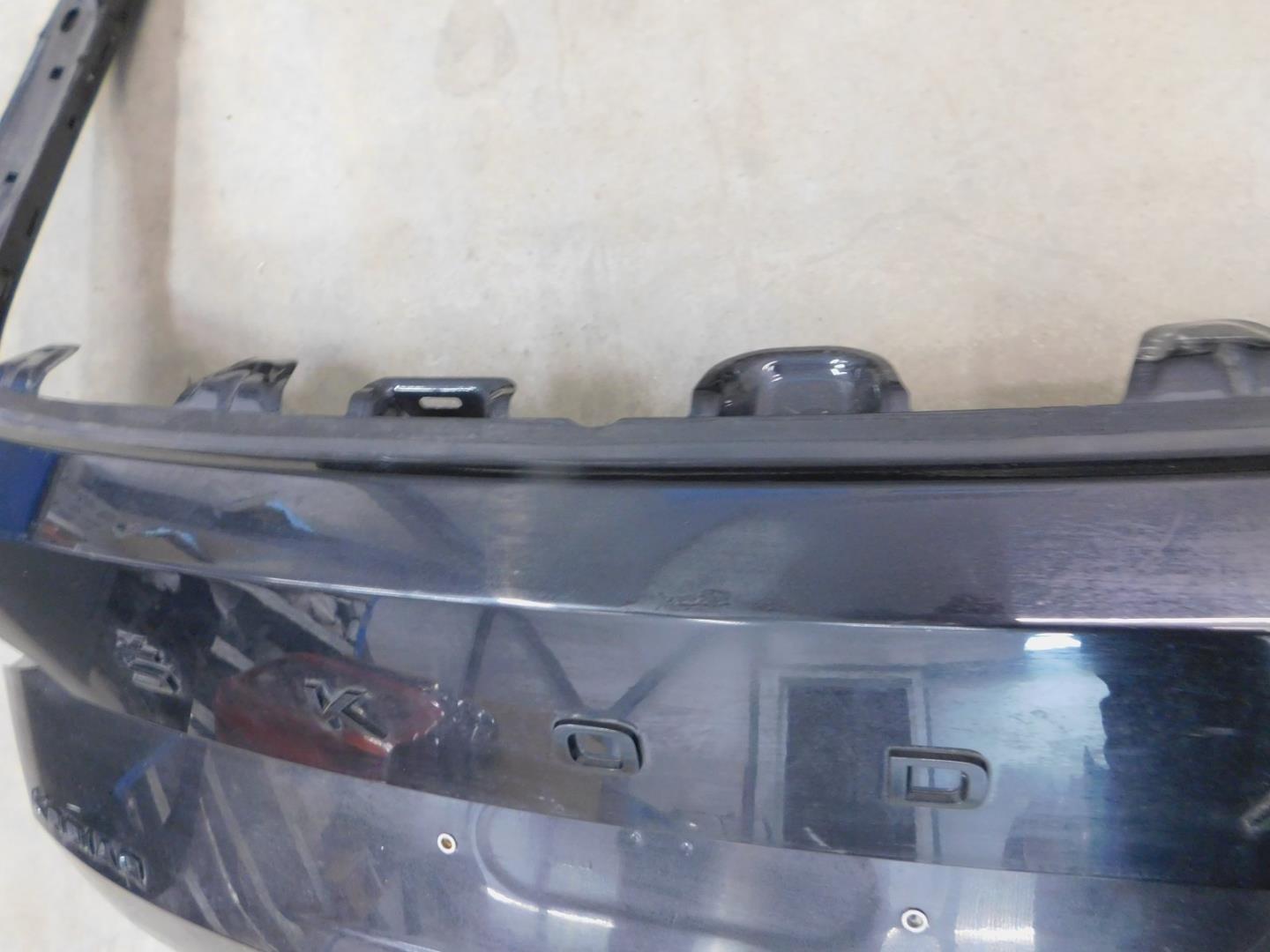 Дверь багажника