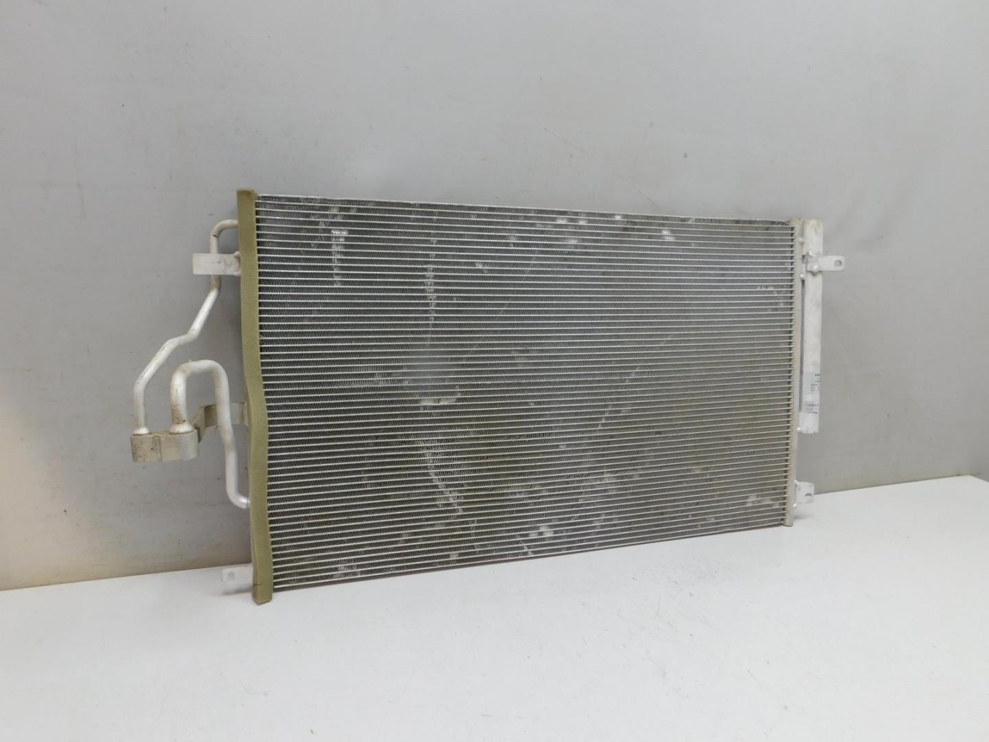 Радиатор кондиционера / конденсер