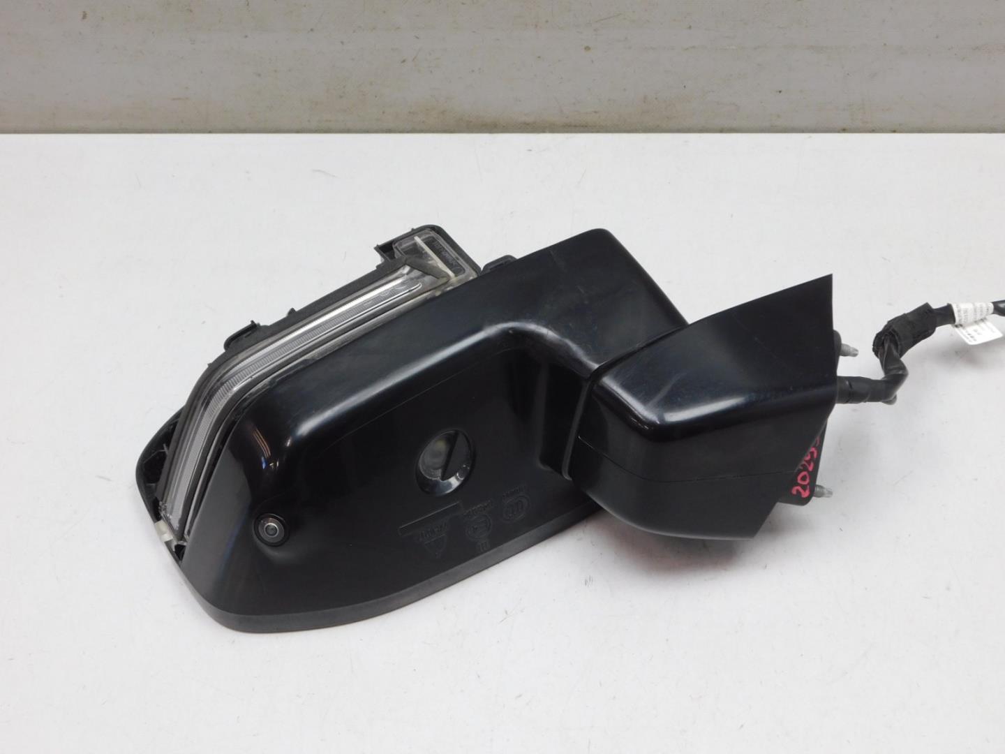 Зеркало правое электрическое