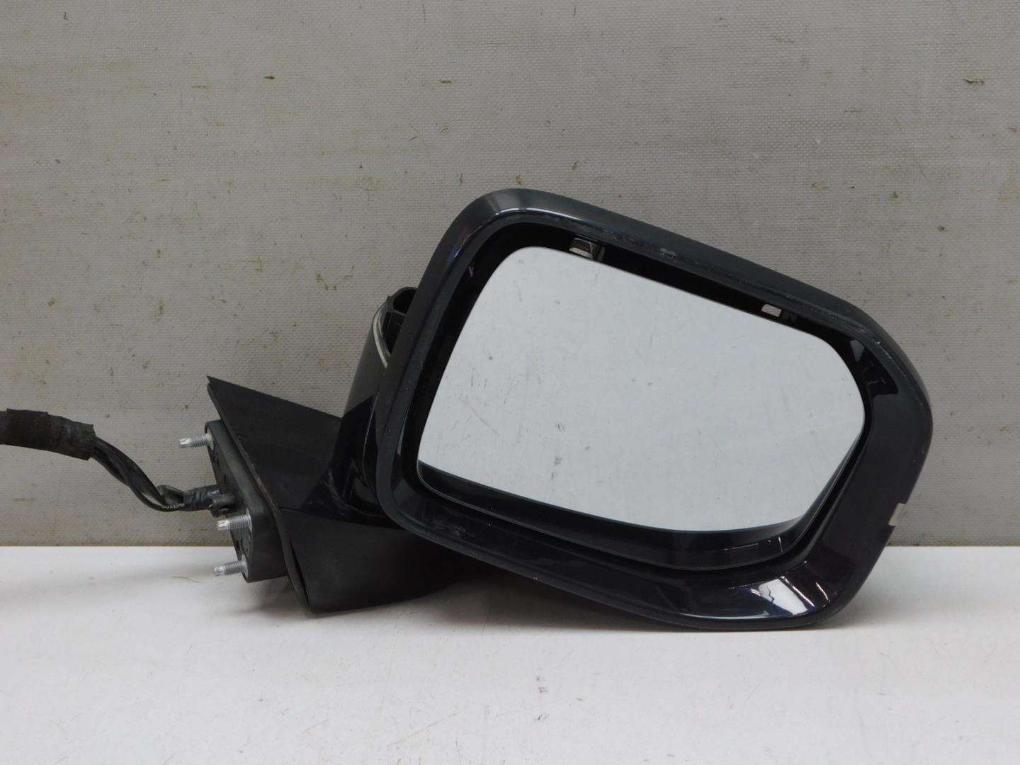 Зеркало правое электрическое