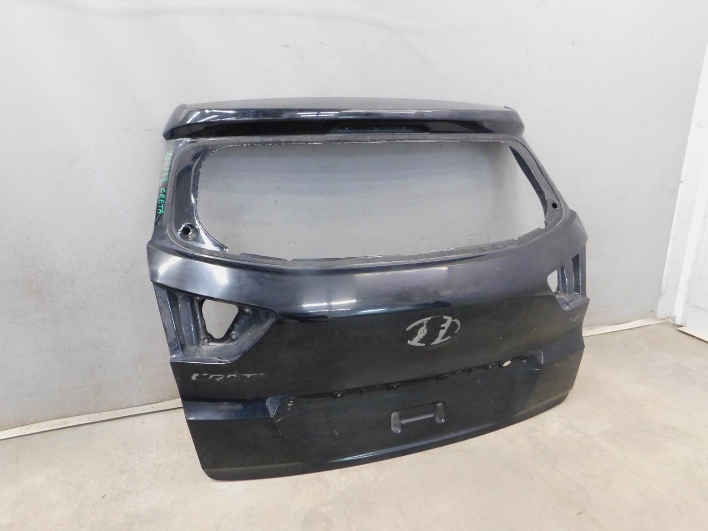 Дверь багажника