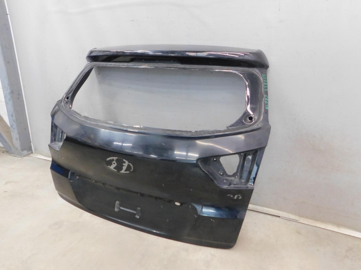 Дверь багажника