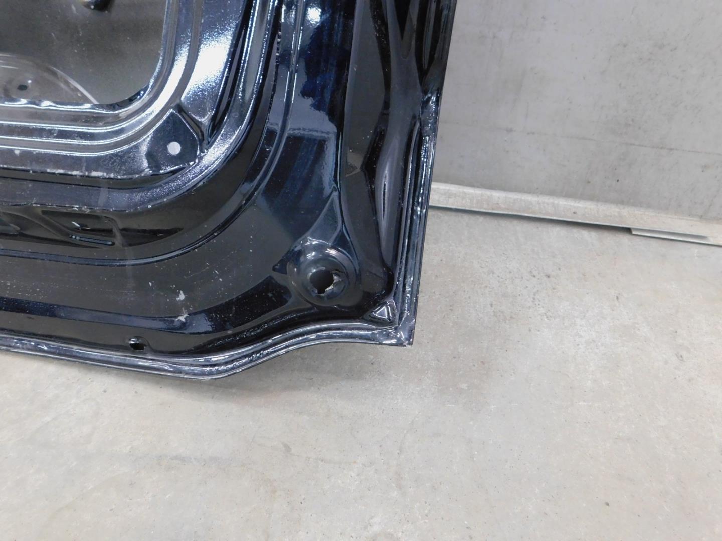 Дверь багажника