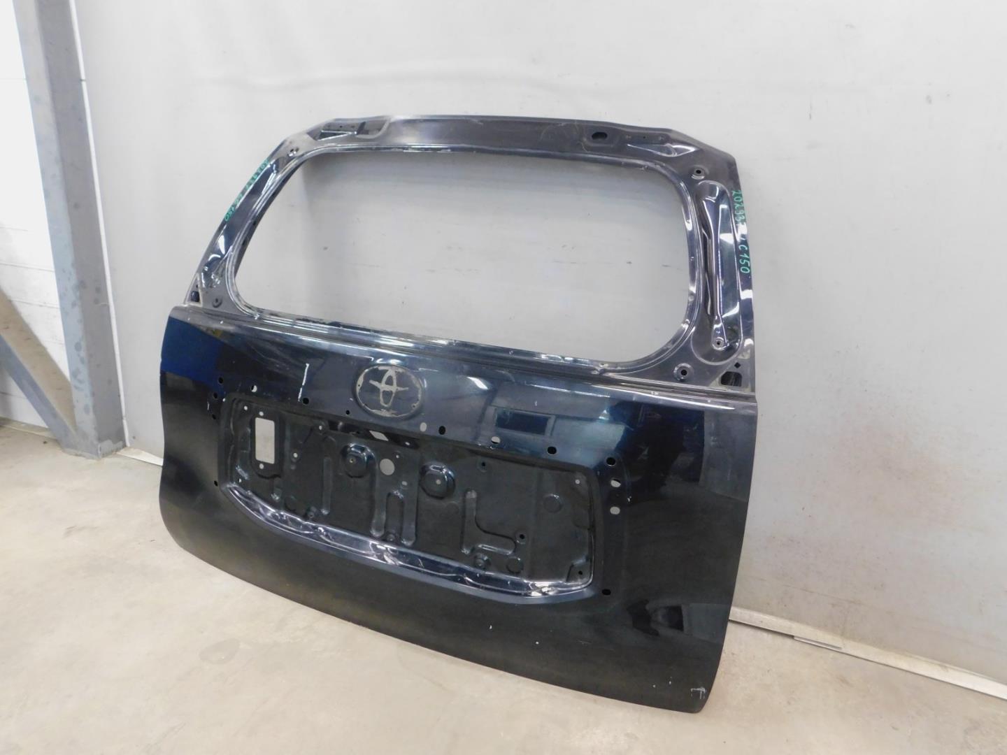 Дверь багажника