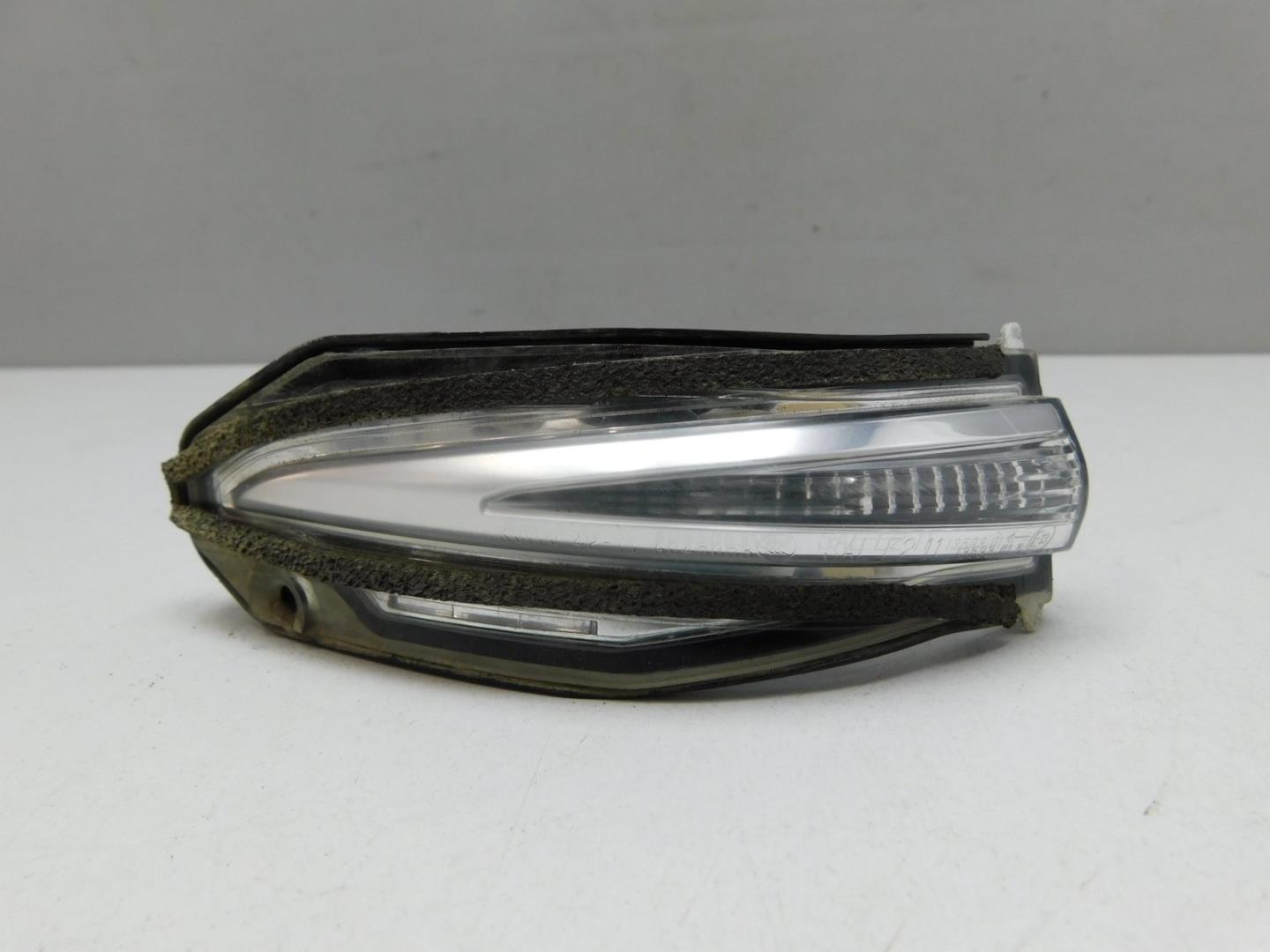 Повторитель поворота белый