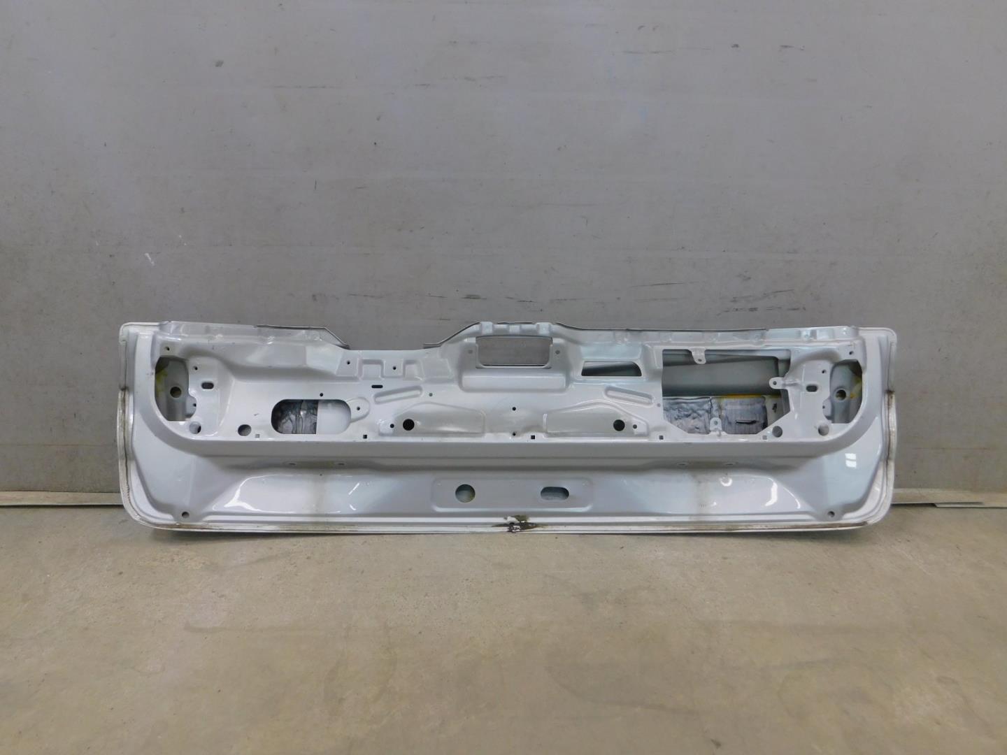 Дверь багажника нижняя (борт)