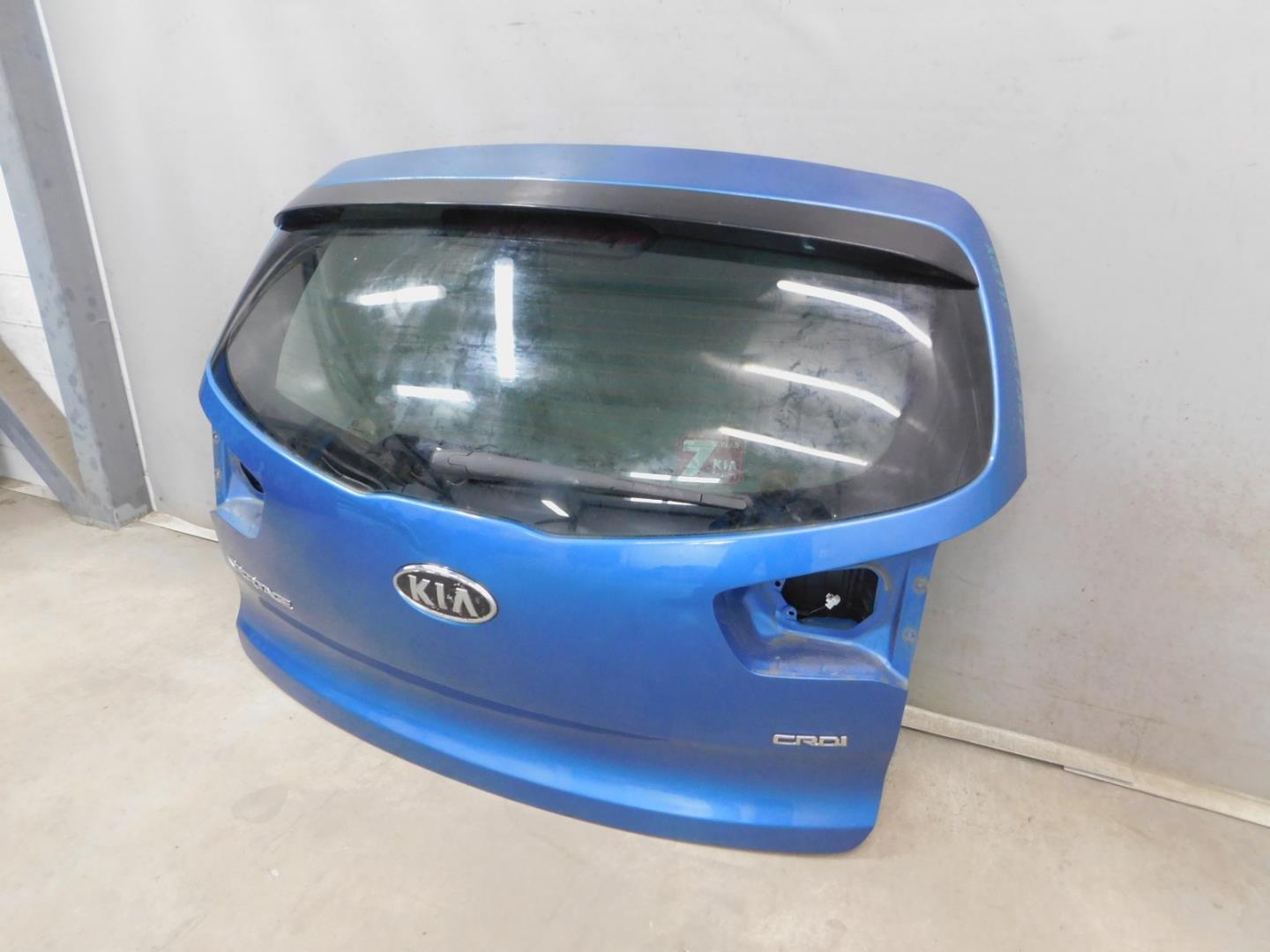 Дверь багажника