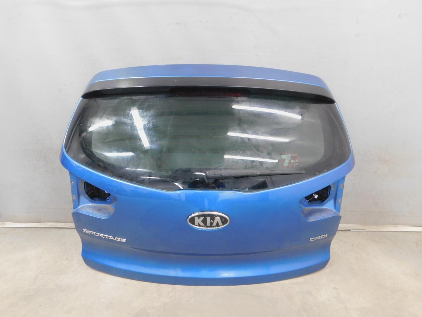 Дверь багажника