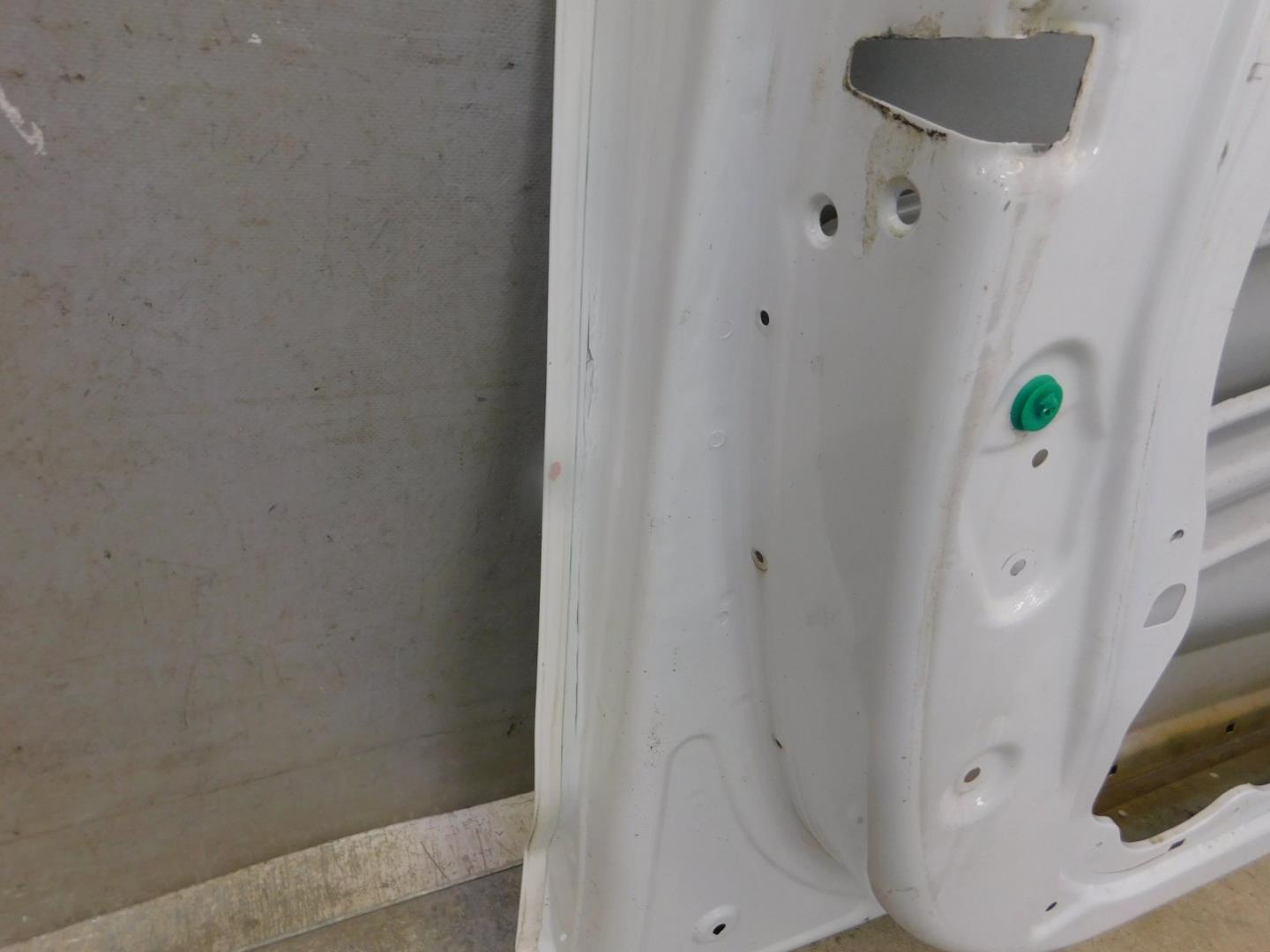 Дверь передняя левая