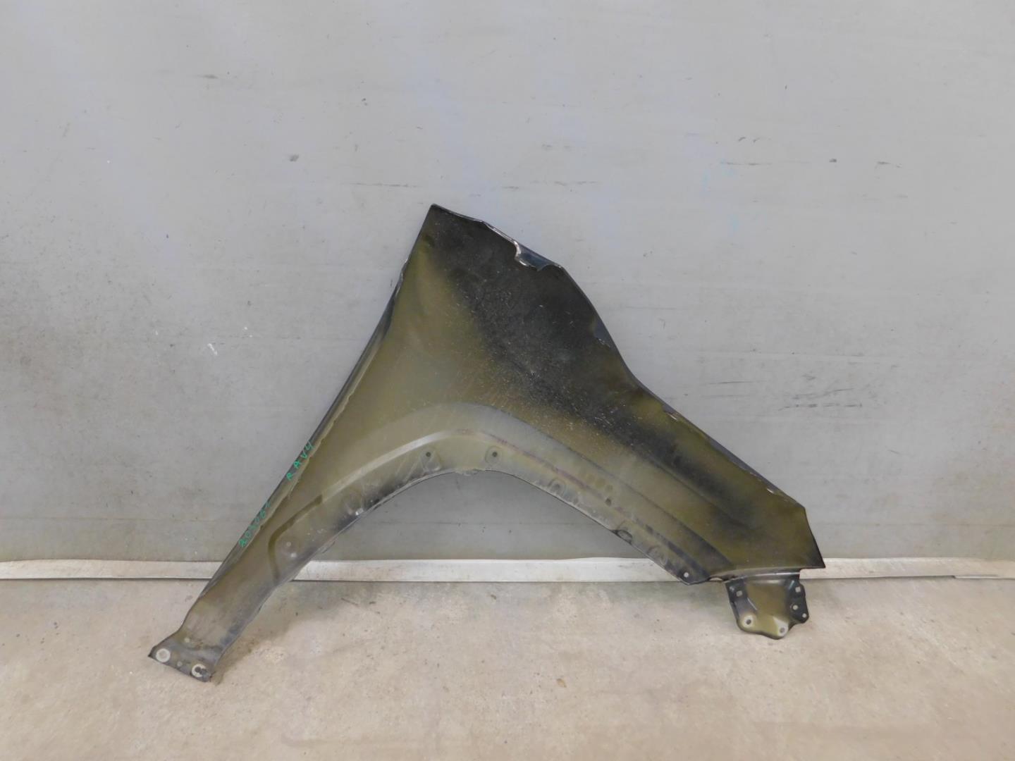 Крыло переднее левое