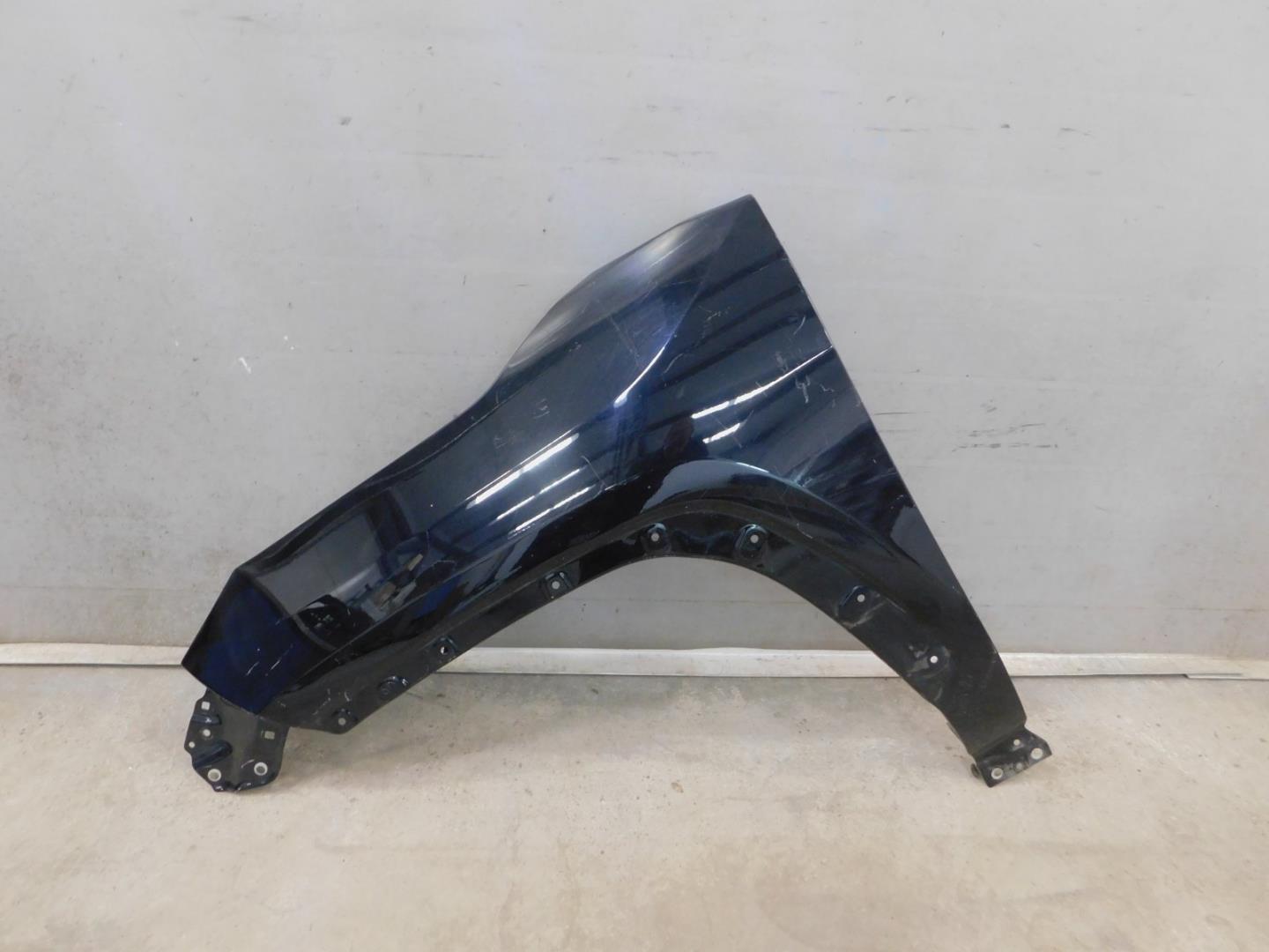 Крыло переднее левое