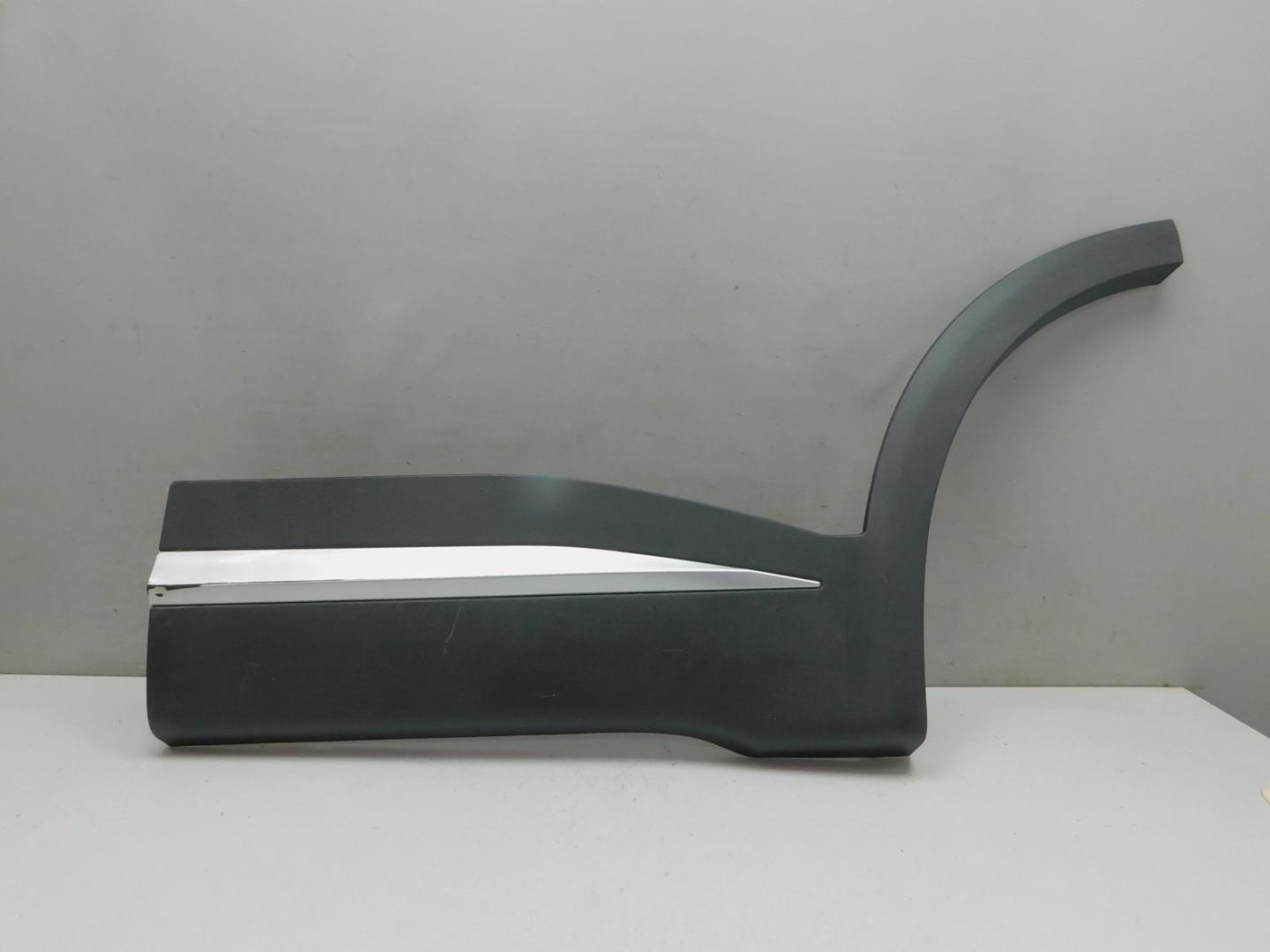 Накладка двери задней левой