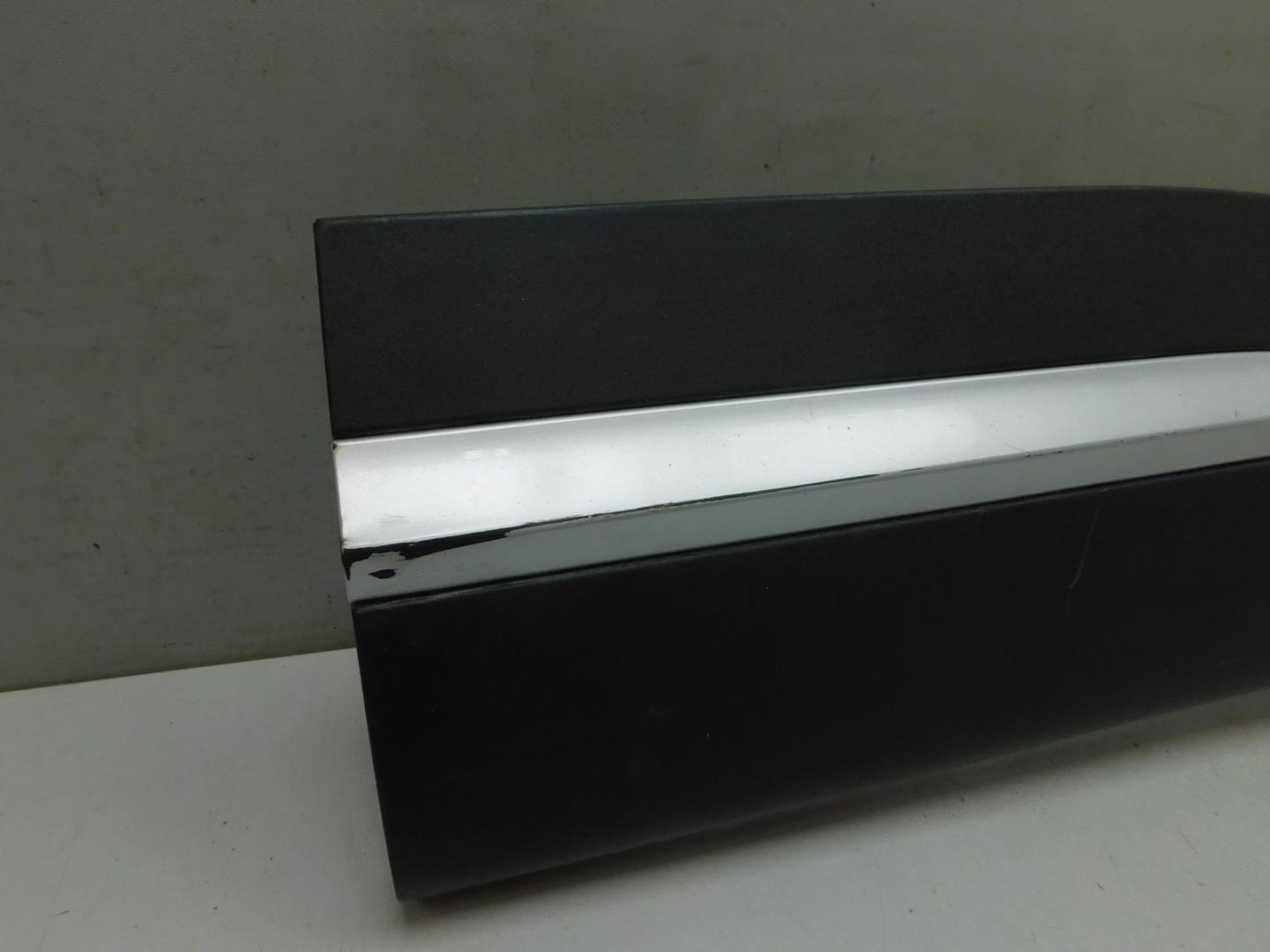 Накладка двери задней левой