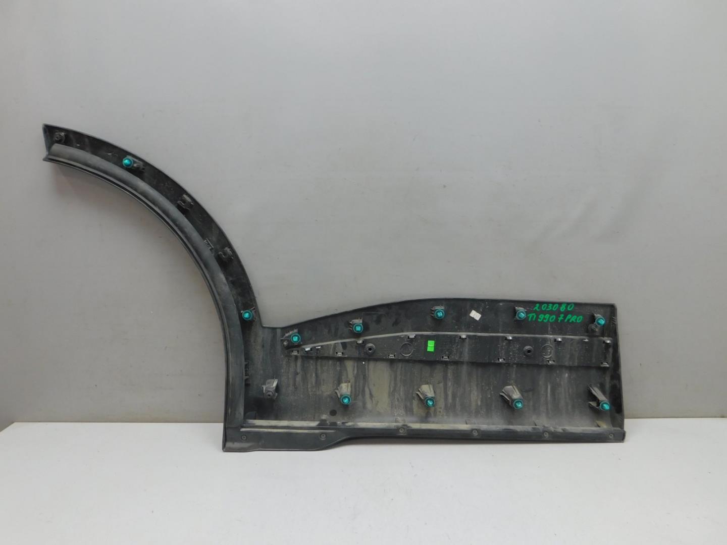 Накладка двери задней левой