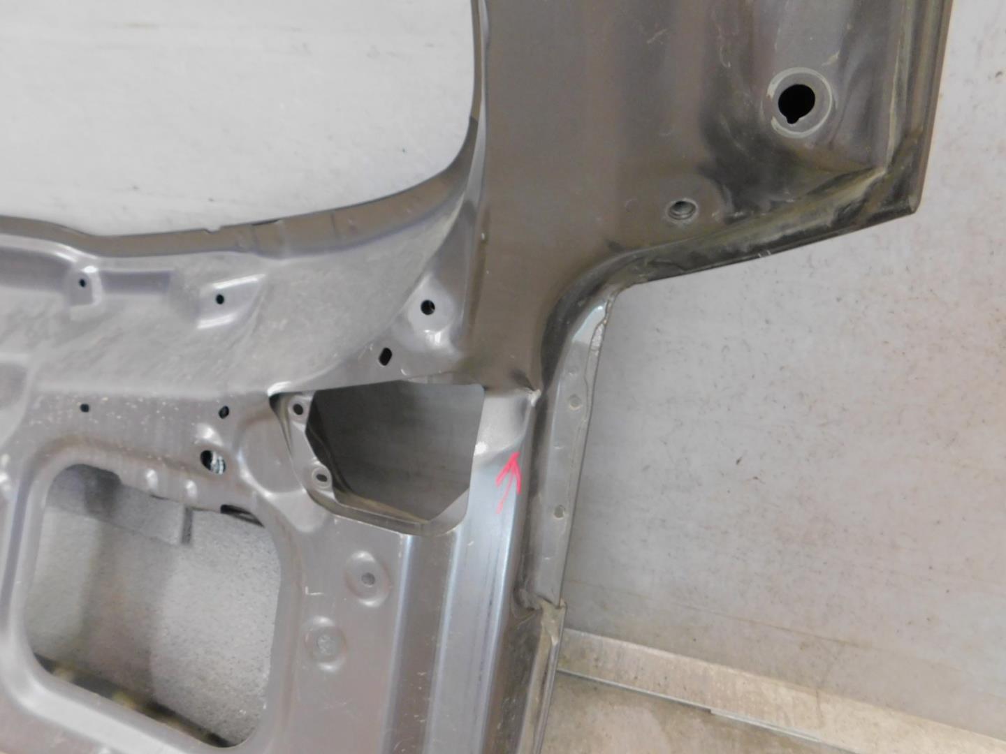 Дверь багажника