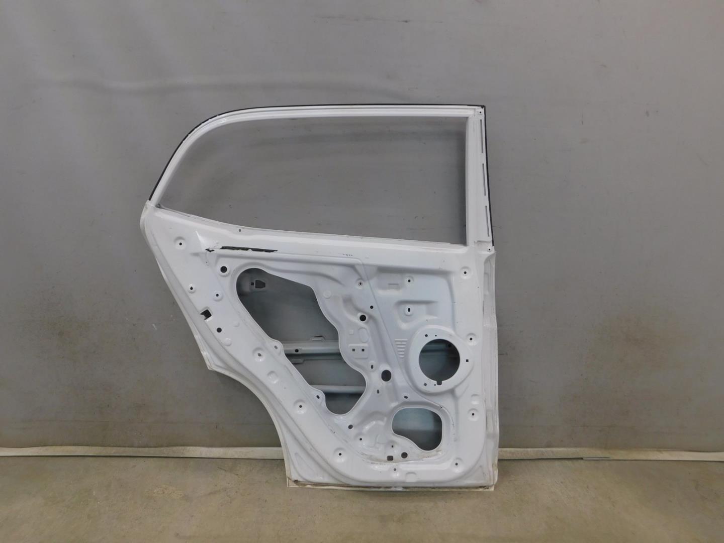 Дверь задняя левая