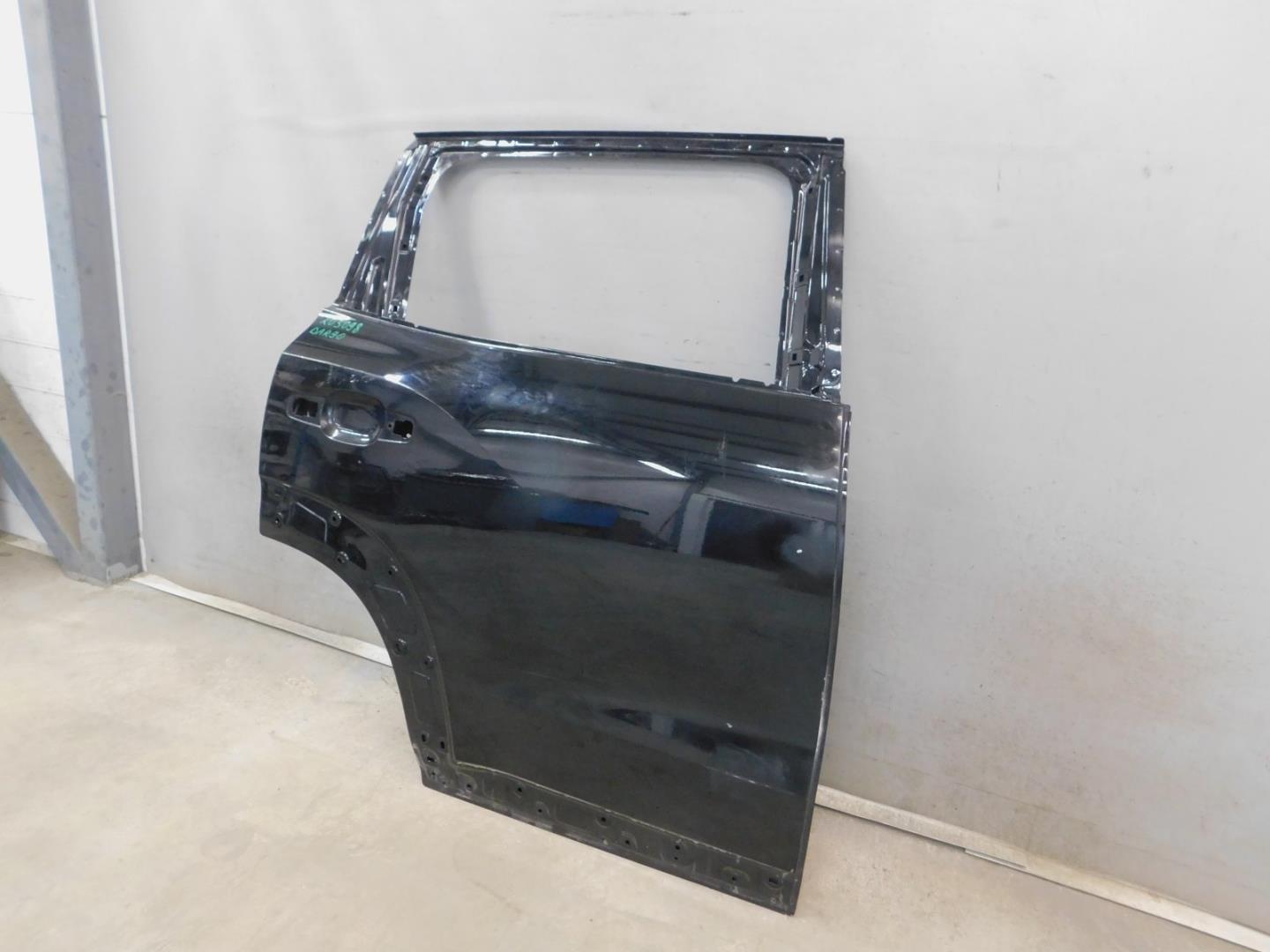 Дверь задняя правая