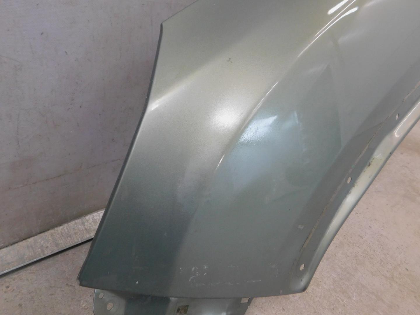 Крыло переднее левое