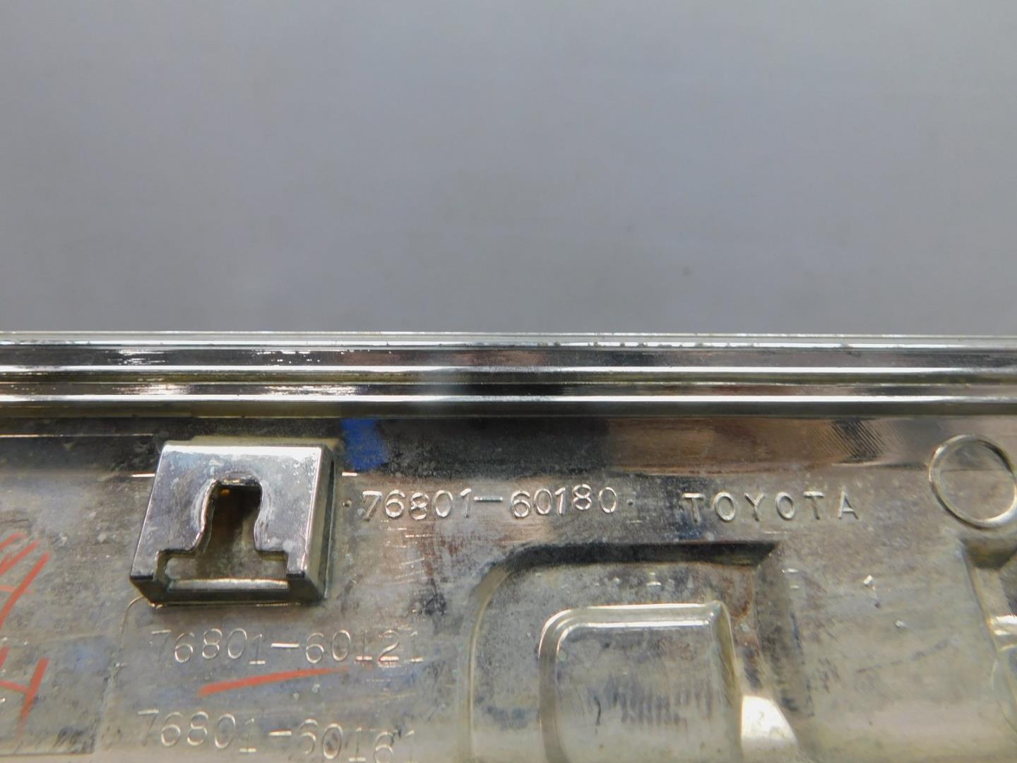 Накладка двери багажника