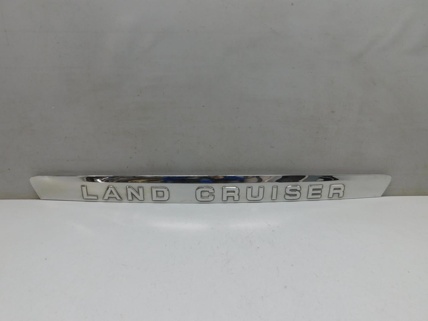 Накладка двери багажника