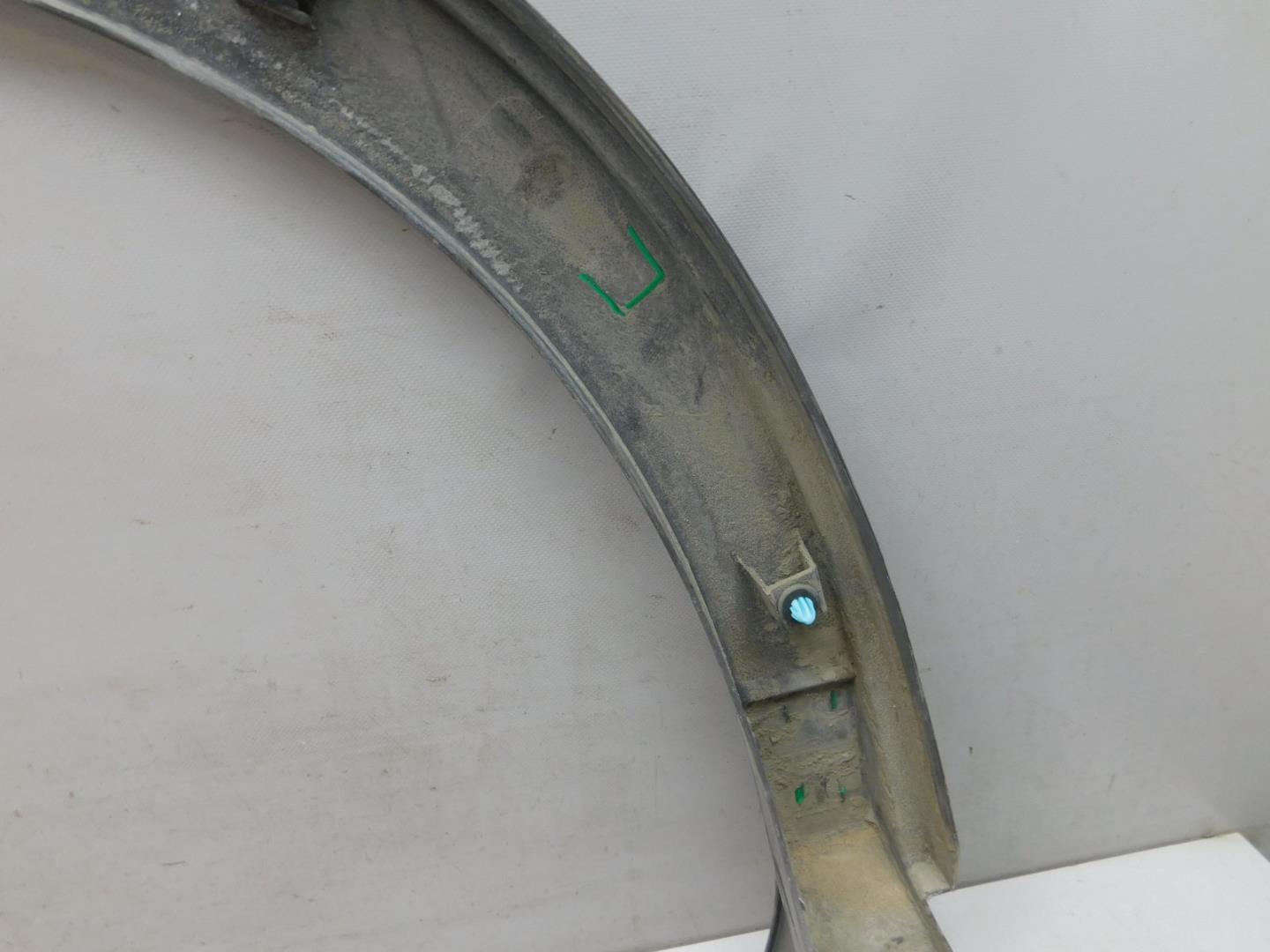 Накладка заднего крыла левого