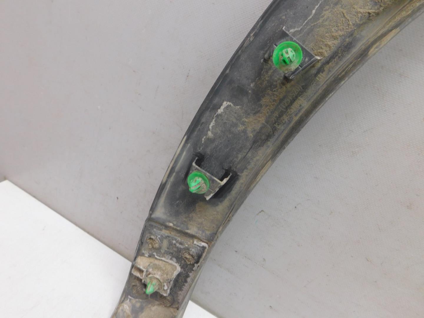 Накладка заднего крыла левого