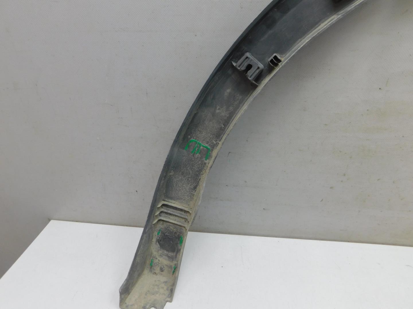 Накладка заднего крыла правого