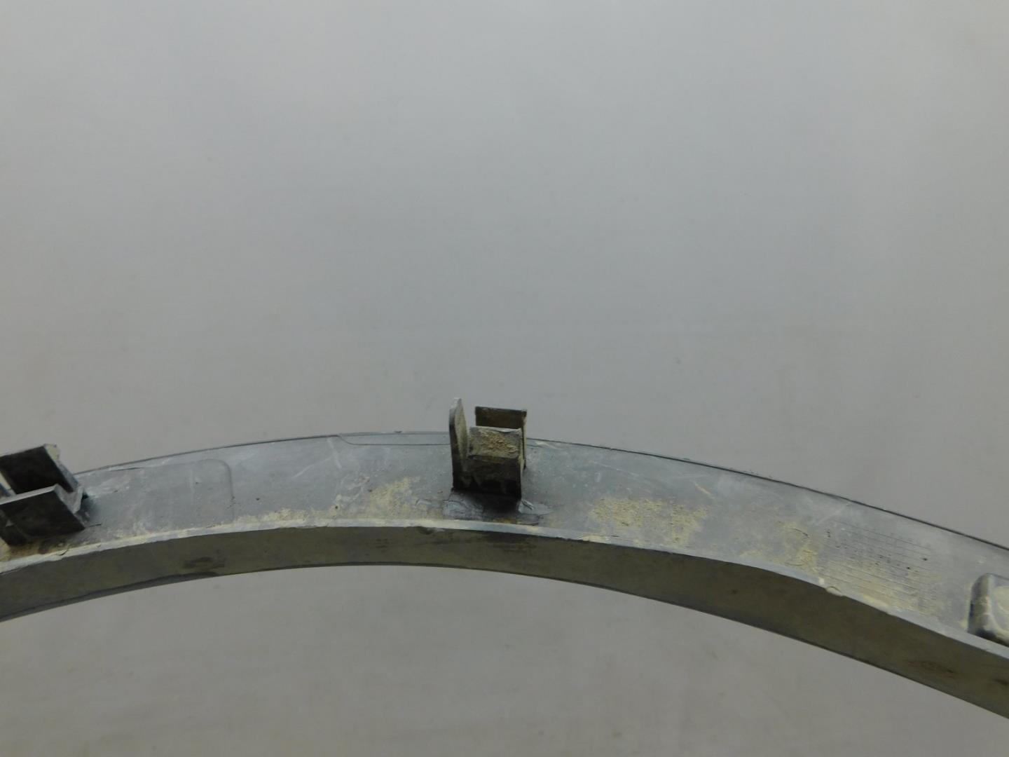 Накладка переднего крыла правого