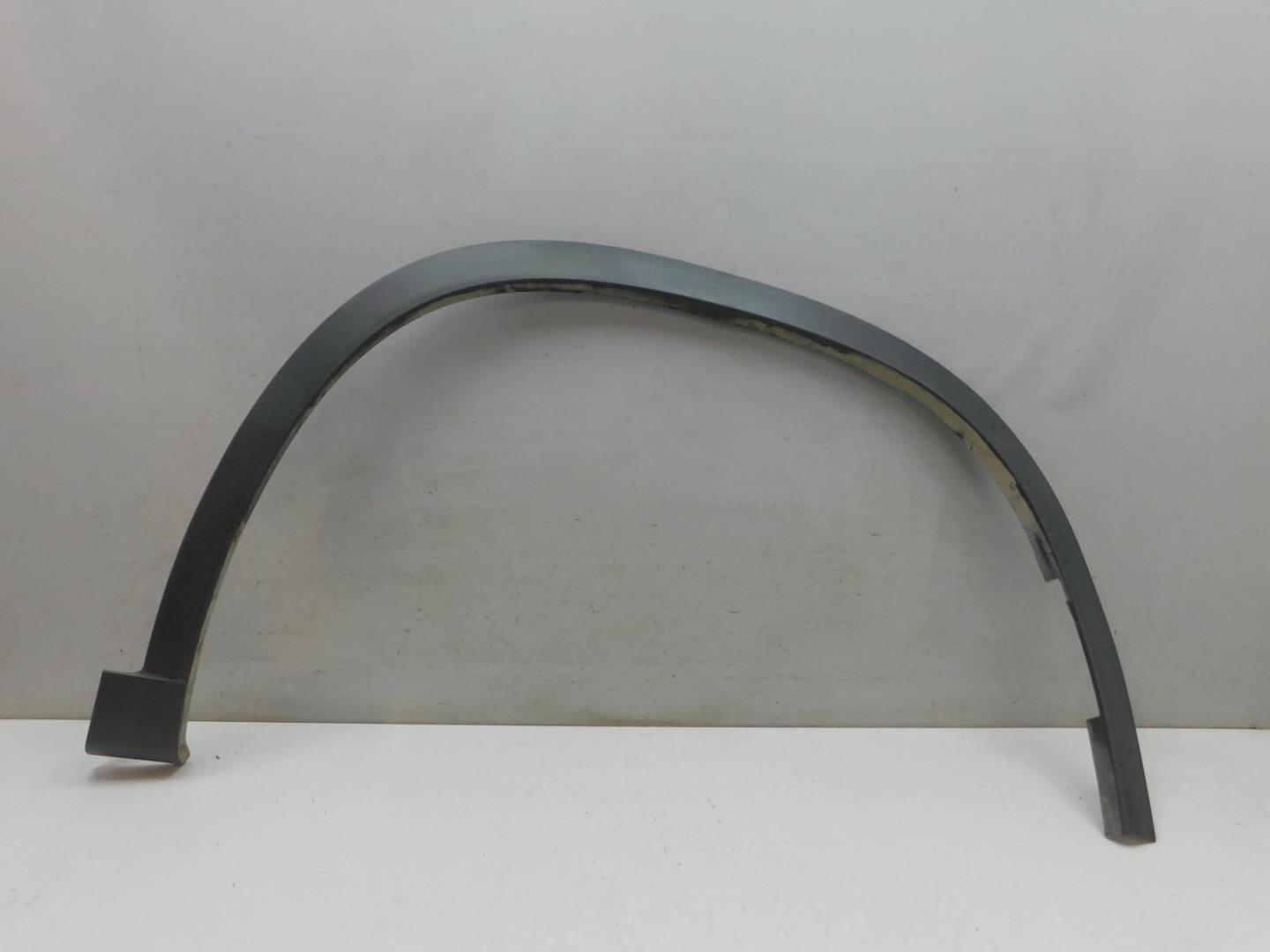 Накладка переднего крыла правого