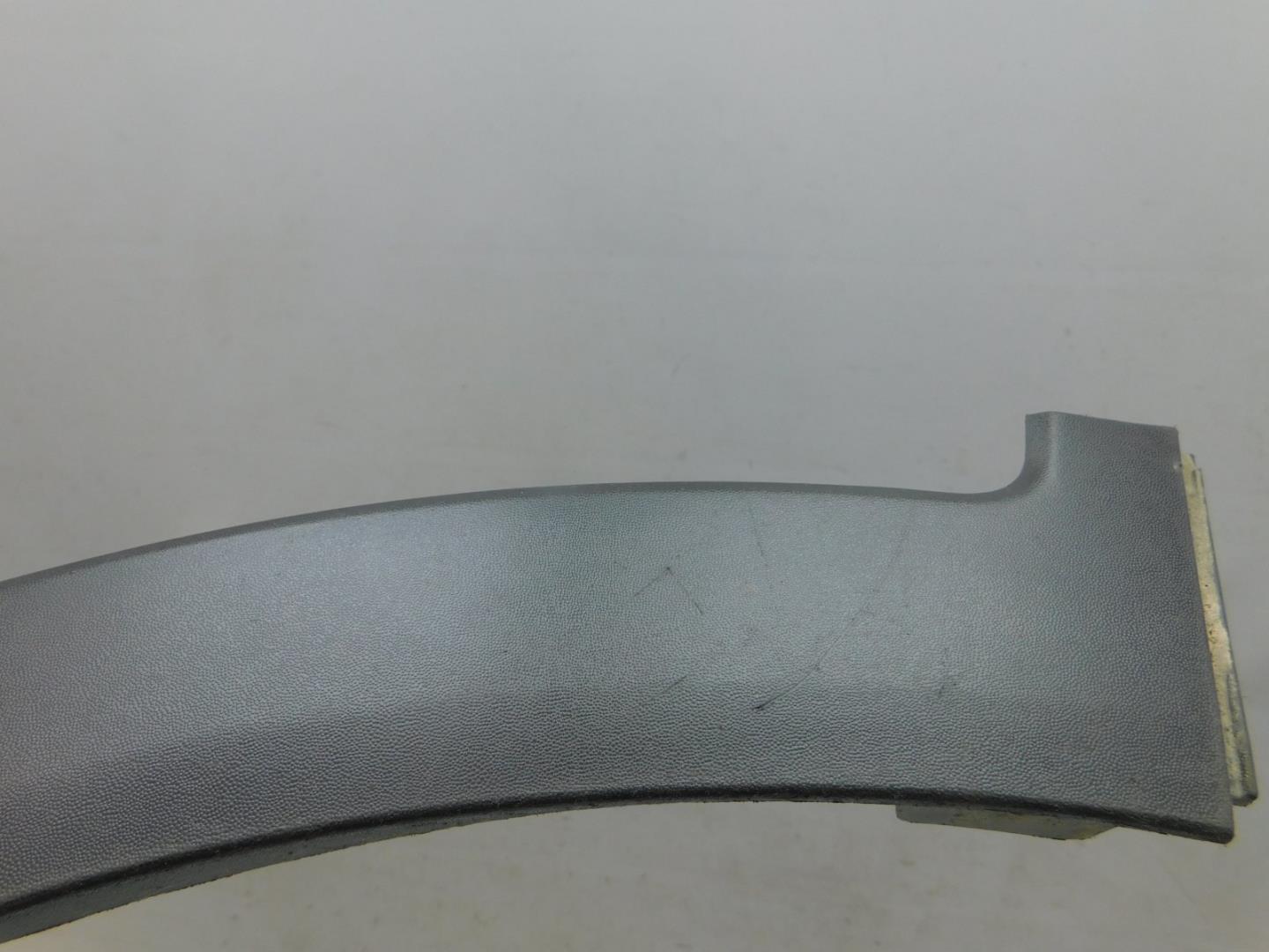 Накладка переднего крыла левого