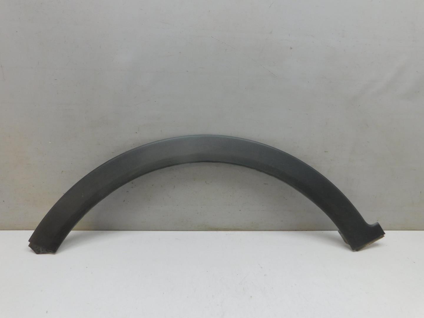 Накладка переднего крыла левого