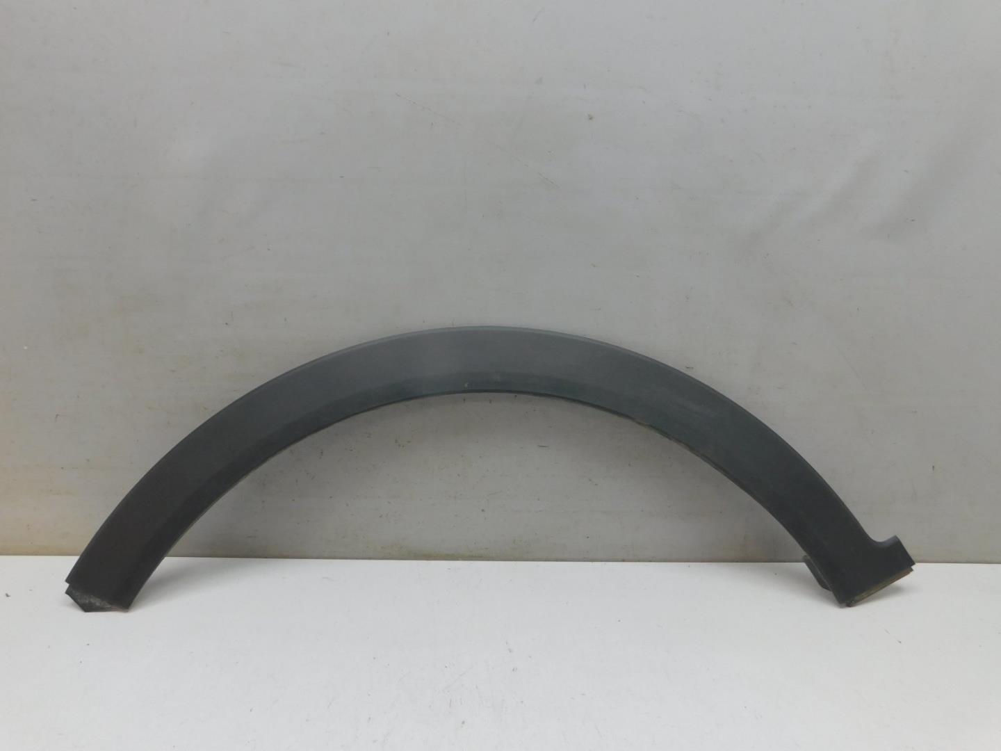 Накладка переднего крыла левого