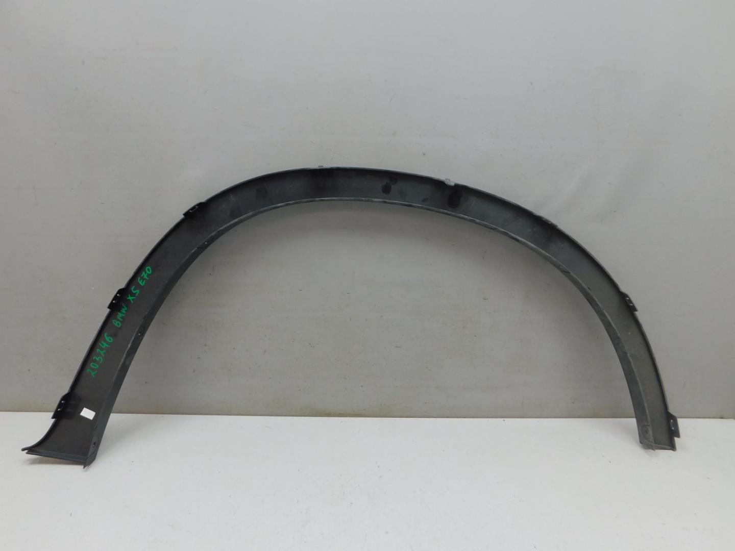 Накладка переднего крыла левого