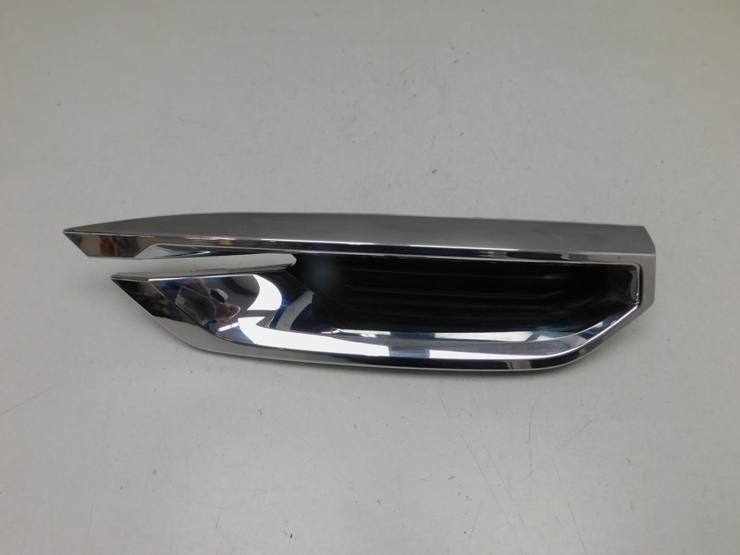 Накладка заднего бампера правая