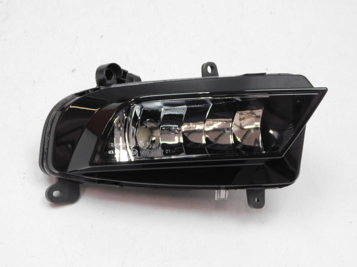 Фара противотуманная правая