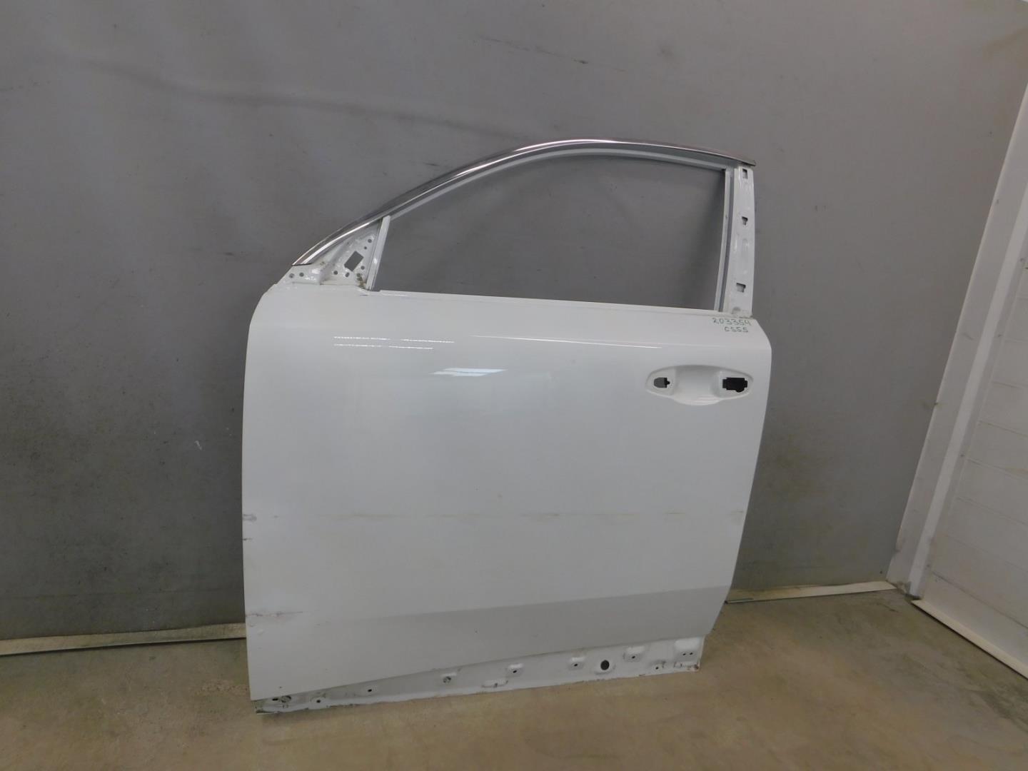 Дверь передняя левая