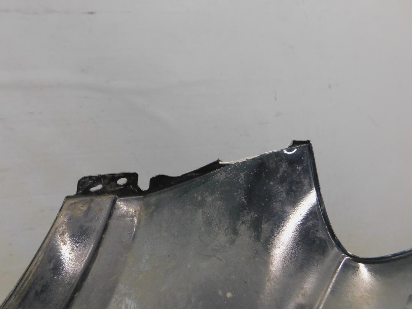 Крыло переднее правое