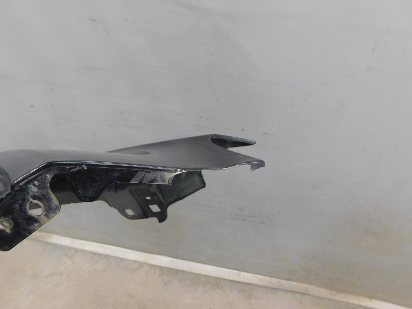 Крыло переднее правое